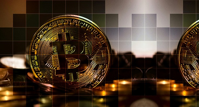 zdjęcie monety z logiem Bitcoina